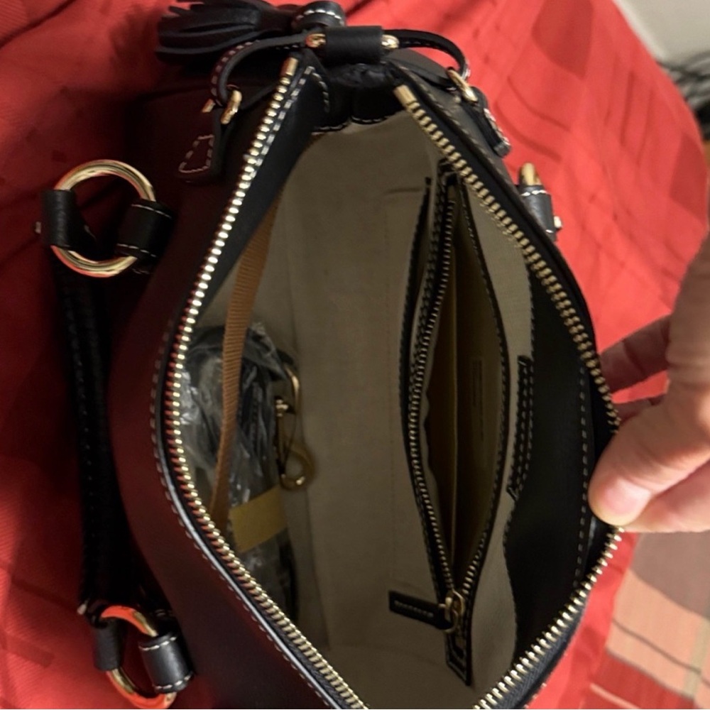 Dooney and Bourke satchel - Picture 6 of 9